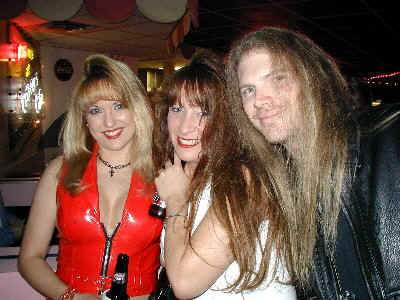 Sunda-Lisa-Chris-LVs.jpg (54220 bytes)